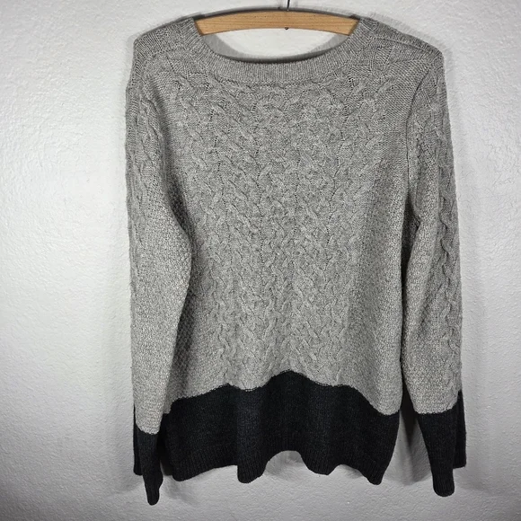 Vince Grey Colorblock Cable Knit Crewneck Sweater Size M Yak & Wool Blend - Picture 2 of 16